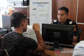 FOTO - Pelayanan registrasi IMEI di Pelabuhan Dumai Page 4 Small