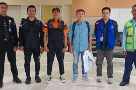 Rudenim Makassar mengawal restlement tiga pengungsi luar negeri