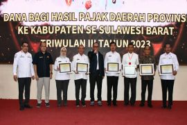 Sulbar menyalurkan DBH pajak daerah Rp31,2 miliar ke enam kabupaten