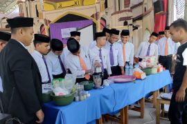 Program MBKM Sociopreneur Bekali Santri Ponpes Al Islam Membuat Olahan Ikan