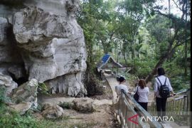 Disporapar Balangan benahi sejumlah tempat wisata