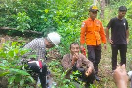 Tim SAR Kabupaten Berau  temukan anggota poktan tersesat di hutan