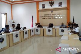 Pemkot kenakan retribusi kapal Sorong-Waisai dongkrak PAD