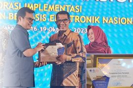 Pemkot Pariaman dapat penghargaan dari Kemenkominfo RI