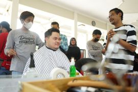 Jenis rambut yang cocok untuk metode "dry haircut"