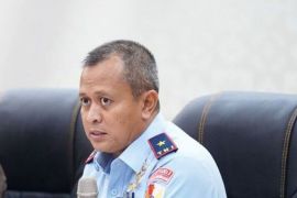 Pemprov Riau masih menggunakan TMC padamkan karhutla