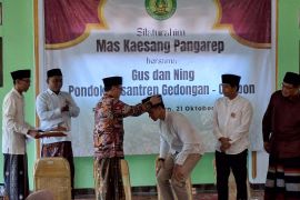 Kaesang diangkat sebagai santri kehormatan Pesantren Gedongan Cirebon