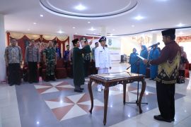 Pj Bupati HSU lantik Kades PAW Hulu Pasar