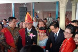 Ketua Umum PSBI Dr Effendi MS Simbolon kunjungi pernikahan anggota