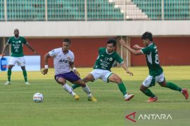 Foto - PSS Sleman imbang 2-2- lawan Persik Kediri