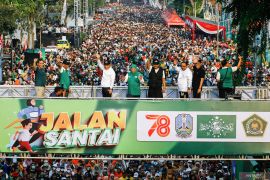 Gus Yahya ajak santri berjuang mewujudkan kesejahteraan masyarakat