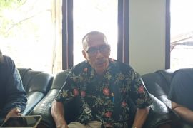 Bakesbangpol Tulungagung imbau warga sukarela bongkar tugu silat