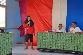 Komunitas The Power of Mama ujung tombak cegah karhutla