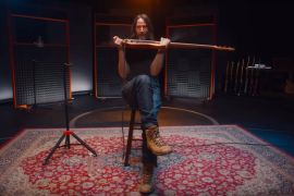 Keanu Reeves kenang momentum berguru bass pada Flea RHCP