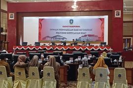Tiga daerah di Kepri belum konversi minyak tanah ke elpiji