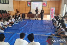 Kemenkeu kenalkan fungsi dan peran ke siswa SLB di Surabaya