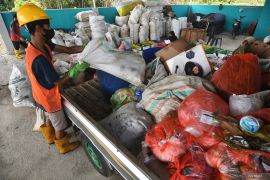 Pengelolaan Sampah Pada TPS3R Bantuan PT Vale Indonesia Page 3 Small