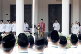 Pj Wali Kota Malang ajak warga teladani peran santri membangun negeri