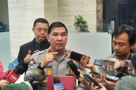 Firli Bahuri didampingi Biro Hukum KPK jalani pemeriksaan