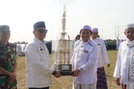 Pj Bupati HSS motivasi santri mampu berdaya saing hadapi perkembangan zaman