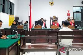 Korupsi pembayaran honor, mantan Bendahara Satpol PP SBT divonis enam tahun  penjara
