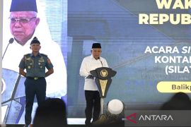 Wapres Ma'ruf minta santri jadi agen perbaikan di segala bidang