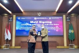 KJRI Johor Bahru, Muhammadiyah Jawa Timur kerja sama beri beasiswa anak PMI