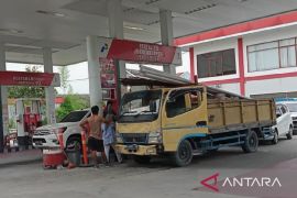 SPBU di  Jalan Paus Pekanbaru batasi pembelian solar bersubsidi