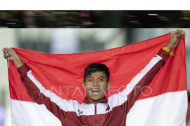 Saptoyogo raih emas pertama untuk Indonesia Page 1 Small