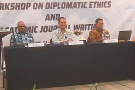 Sejumlah ASN ikuti penulisan jurnal akademik dan etika internasional bersama BKKBN