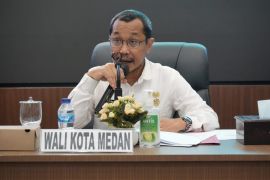 Pemkot Medan  kaji kesemrawutan kabel telkom rusak keindahan kota