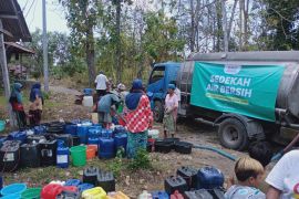 Lazisnu se-Jatim distribusikan 4,9 juta liter air bersih atasi dampak kekeringan