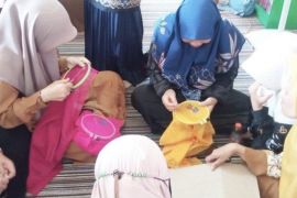 Puluhan warga HSU ikuti pelatihan bordir "Sulam Bolang" tingkatkan perekonomian