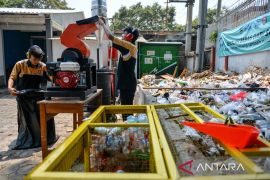 Mesin pencacah sampah karya siswa SMKN 8 Bandung