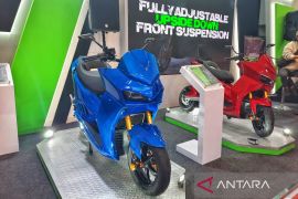 Dhelvic Genesis ramaikan ajang IMOS+ dengan motor listrik sport