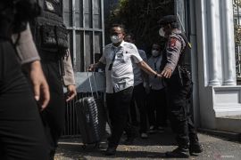 Kriminal kemarin, rumah Ketua KPK digeledah hingga kasus satpam TMII