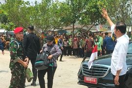 Presiden Joko Widodo kunjungi Pasar Rumbia Lampung Page 1 Small