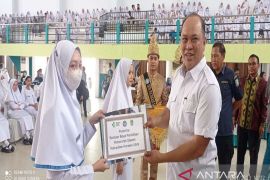 Pemkab Konawe Utara bantu biaya pendidikan untuk mahasiswa