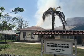 Kantor Diskominfo Kayong Utara terbakar