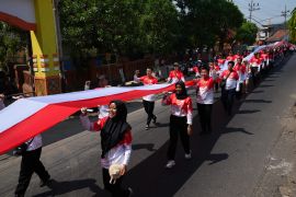 Pemuda Kota Mojokerto kirab merah putih peringati sumpah pemuda