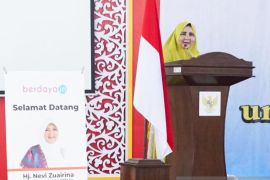Legislator RI Nevi Zuairina minta UMKM Sumbar diperkuat menopang ekonomi warga