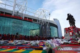 Legenda MU Denis Law tutup usia