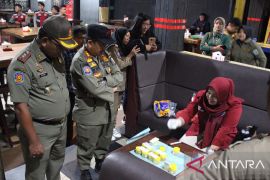 Tim gabungan di Belitung razia THM dan panti pijat