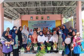 Alumni FK Unair berikan penyuluhan stunting di Desa Cimanuk Pandeglang