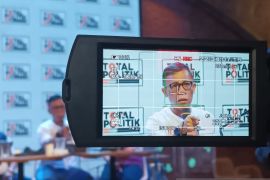 Masinton Pasaribu harap pemeriksaan 9 Hakim Konstitusi digelar terbuka