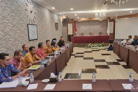 DPR Papua Barat gelar uji kelayakan calon anggota Komisi Informasi