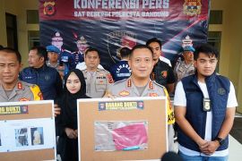 Pria bunuh teman usai dikeluarkan dari grup WhatsApp