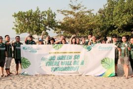 BPJAMSOSTEK Banuspa kerja bakti bersihkan pantai