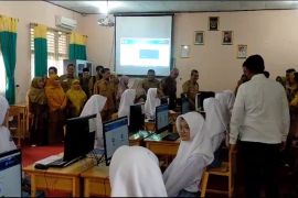 Gubri sosialisasikan pemanfaatan AI di SMAN 1 Pangkalan Kerinci