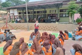 Puskesmas Pesisir Selatan lakukan gerakan aksi bergizi bagi siswa